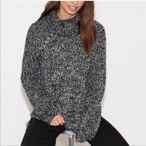 Kendall & Kylie | Chunky Crowl Neck Sweater Large